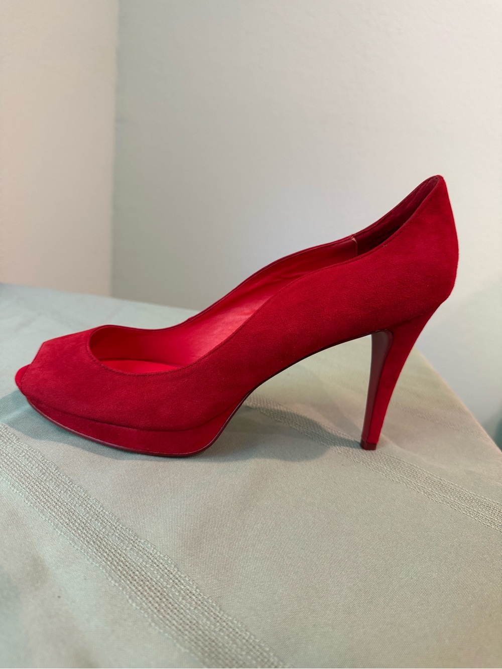 Kelsi Dagger "Nice" Suede Peep-Toe Pump red heels 10 BNIB